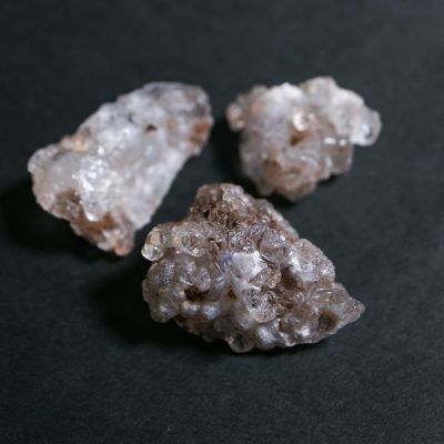 玉滴石